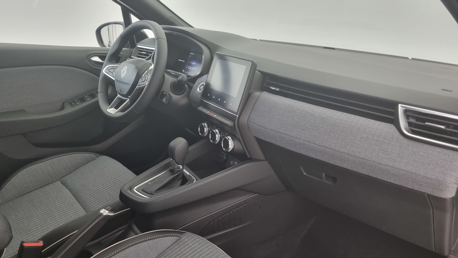 Vue droite du tableau de bord Clio 5P