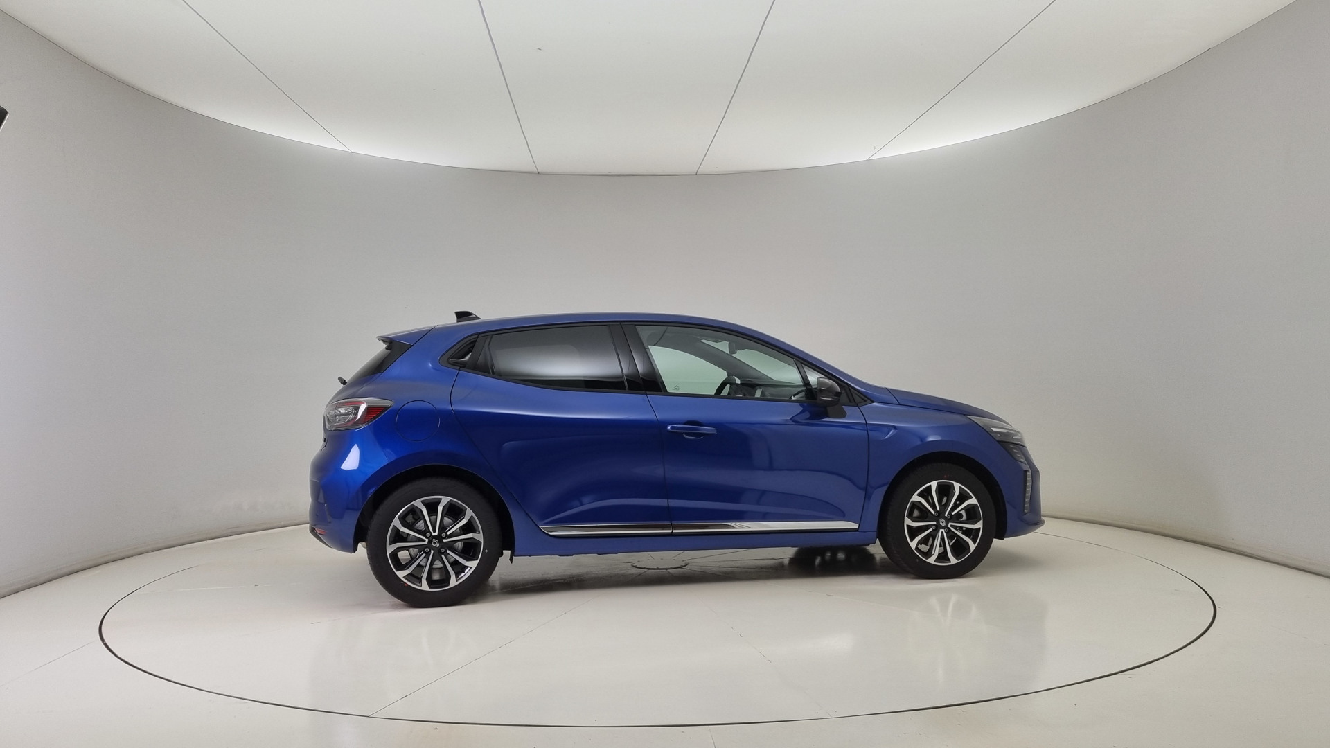 Vue profil droit Clio 5P